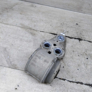 Кронштейн правый задней балки Volkswagen Passat B5, Volkswagen Passat B5 GP, Audi A6 C5, Skoda Superb I Кронштейн правый задней балки Volkswagen Passat B5, Volkswagen Passat B5 GP, Audi A6 C5, Skoda Superb I