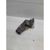 Замок двери задний левый Volvo s40, Volvo v40