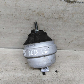 Опора двигателя подушка Volkswagen Passat B5, Audi A4 B5, Audi A6 C5