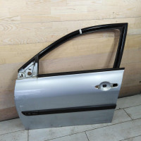 Дверь передняя левая Renault Megane II, дефекты  на фото 1.4i седан Renault Megane 2 2008 гв