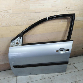 Дверь передняя левая Renault Megane II, дефекты  на фото 1.4i седан Renault Megane 2 2008 гв
