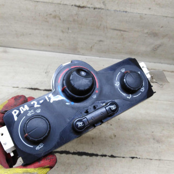 Блок управления печкой и кондиционером Renault Megane II