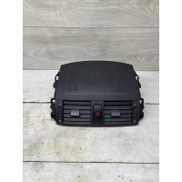 Дефлектор обдува салона центральный Toyota Corolla X (E140, E150) Дефлектор обдува салона центральный Toyota Corolla X (E140, E150)