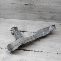 Кронштейн правый передние балки Volkswagen Golf 5 Volkswagen Jetta 5 Skoda Octavia A5