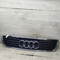 Решётка радиатора Audi A6 C4
