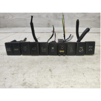 Кнопки управления Toyota RAV4 IV (XA40) Кнопки управления Toyota RAV4 IV (XA40)