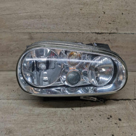 Фара передняя правая Volkswagen Golf 4, дефект