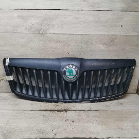 Решетка радиатора Skoda Octavia A5 рест