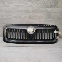 Решётка радиатора Skoda Octavia I (A4) рестайлинг, дефекты