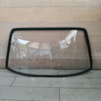 Стекло заднее Volkswagen Jetta 2
