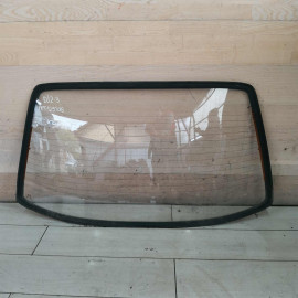 Стекло заднее Volkswagen Jetta 2