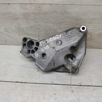 Кронштейн двигателя правый 2.0i AQY Volkswagen Golf 4, Skoda Octavia I