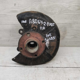 Кулак передний поворотный правый Audi 80 B4