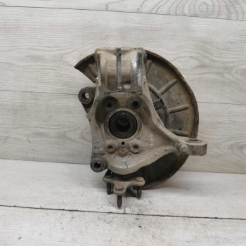 Кулак передний поворотный правый Volkswagen Passat B6