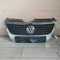 Решётка радиатора Volkswagen Passat B6, дефекты