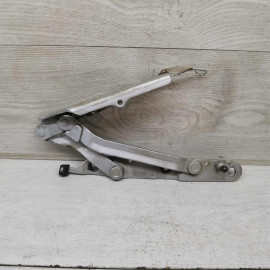 Петля крышки багажника правая Audi 80 b3 