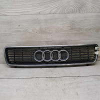 Решётка радиатора Audi 80 B4, дефекты  на фото