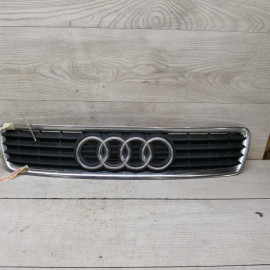 Решётка радиатора Audi A4 B5 рестайлинг, дефекты
