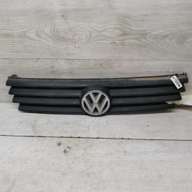 Решетка радиатора Volkswagen Passat B4, дефекты