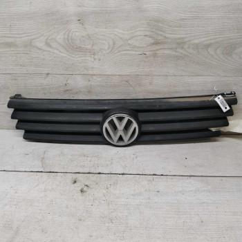 Решетка радиатора Volkswagen Passat B4, дефекты