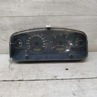 Панель приборов щиток Toyota Avensis t220 Панель приборов щиток Toyota Avensis t220