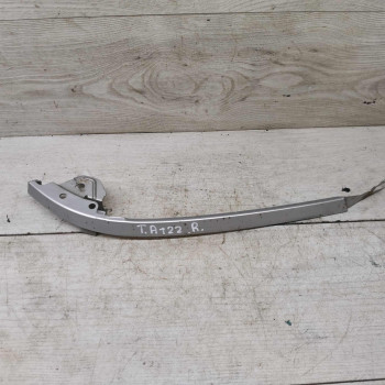 Планка под фары Toyota Avensis t220