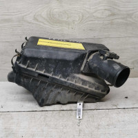 Корпус воздушного фильтра Toyota Avensis t220 Корпус воздушного фильтра Toyota Avensis t220