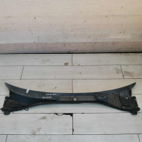 Накладка декоративная дождевик жабо щиток водоотводящий Toyota Avensis t220 Накладка декоративная дождевик жабо щиток водоотводящий Toyota Avensis t220