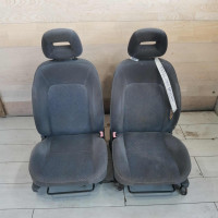 Сиденье переднее Toyota Avensis t220, дефект 2.0 tdi 2005г.в. универсал Toyota Avensis t22 Сиденье переднее Toyota Avensis t220, дефект 2.0 tdi 2005г.в. универсал Toyota Avensis t22