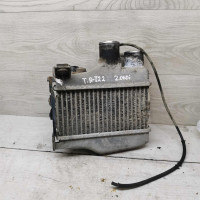 Радиатор интеркулера Toyota Avensis t220 Радиатор интеркулера Toyota Avensis t220