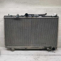 Радиатор основной Toyota Avensis t220 Радиатор основной Toyota Avensis t220