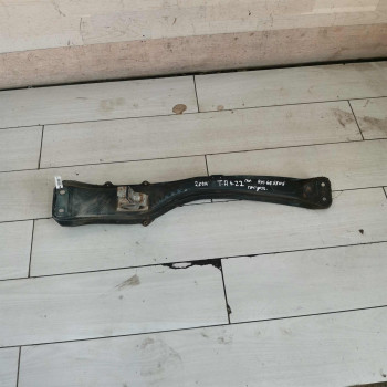 Балка передняя подрамник Toyota Avensis t220 продольная