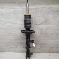 Амортизатор задний левый Toyota Avensis t220 Амортизатор задний левый Toyota Avensis t220