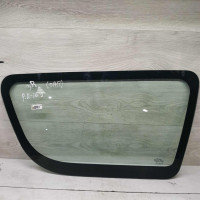 Стекло глухое заднее правое форточки Lada Largus, Renault Dacia Стекло глухое заднее правое форточки Lada Largus, Renault Dacia