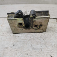 Замок двери передний левый Audi 100 C3 Замок двери передний левый Audi 100 C3