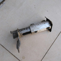 Кронштейн крепления заднего бампера левый Audi 80 B4 Кронштейн крепления заднего бампера левый Audi 80 B4