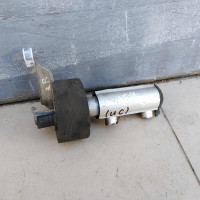 Кронштейн крепления заднего бампера правый Audi 80 B4 Кронштейн крепления заднего бампера правый Audi 80 B4