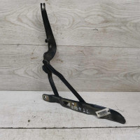 Петля крышки багажника левая BMW E39 Петля крышки багажника левая BMW E39