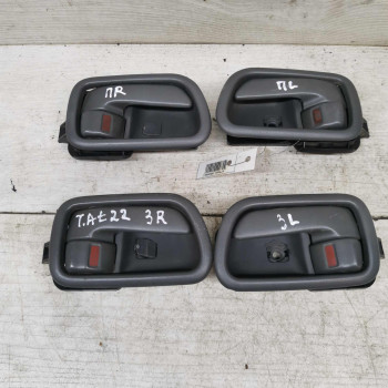 Ручка открывания двери внутренняя Toyota Avensis t220