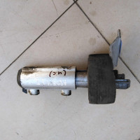 Кронштейн крепления заднего бампера левый Audi 80 B4 Кронштейн крепления заднего бампера левый Audi 80 B4