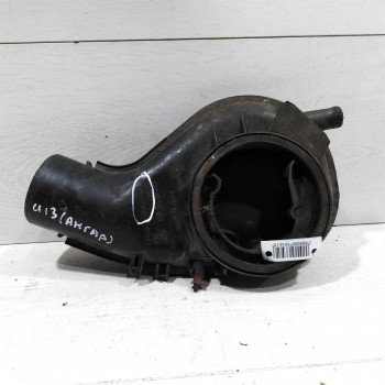 Патрубок воздушного фильтра Volkswagen Passat b3