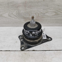 Кронштейн двигателя опора правая верхняя Volkswagen Polo 5 Кронштейн двигателя опора правая верхняя Volkswagen Polo 5