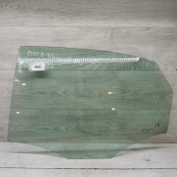 Стекло двери заднее левое Volkswagen Polo 5