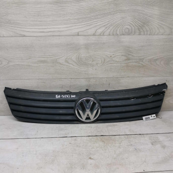 Решётка радиатора Volkswagen Passat B5, дефект