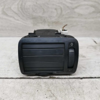 Дефлектор обдува салона левый Volkswagen Passat B5 Дефлектор обдува салона левый Volkswagen Passat B5