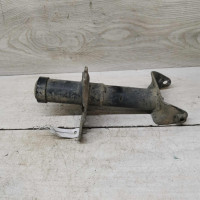 Кронштейн правый переднего бампера Volkswagen Passat B5 Кронштейн правый переднего бампера Volkswagen Passat B5