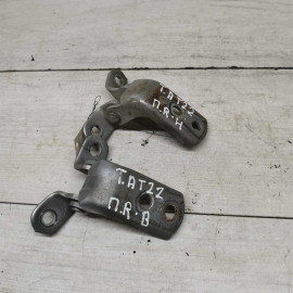 Петля двери передняя правая Toyota Avensis t220