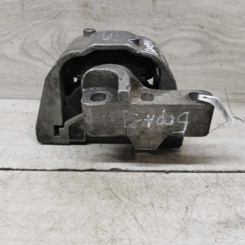 Опора двигателя правая Skoda Octavia I A4, Volkswagen Golf 4, Volkswagen Bora Опора двигателя правая Skoda Octavia I A4, Volkswagen Golf 4, Volkswagen Bora