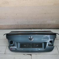 Крышка багажника Volkswagen jetta 5 Крышка багажника Volkswagen jetta 5