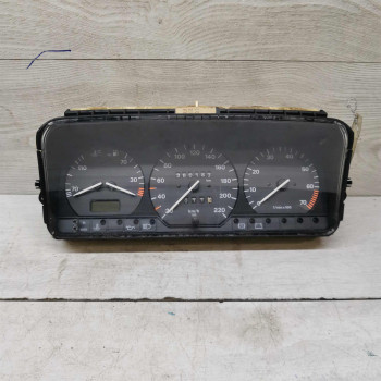 Панель приборов щиток Volkswagen Passat B4